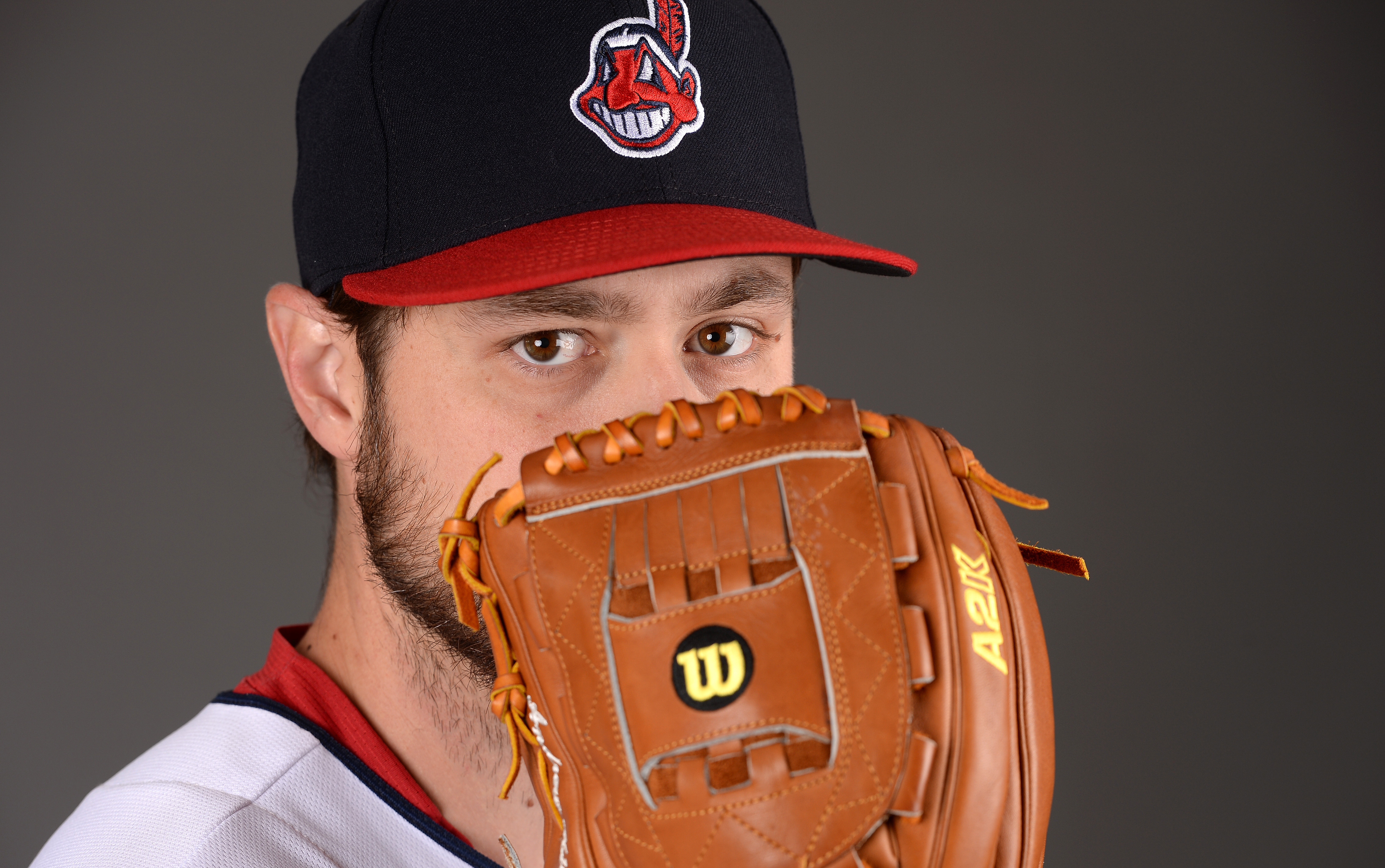 Cleveland Indians pitcher Corey Kluber shaves beard after wife