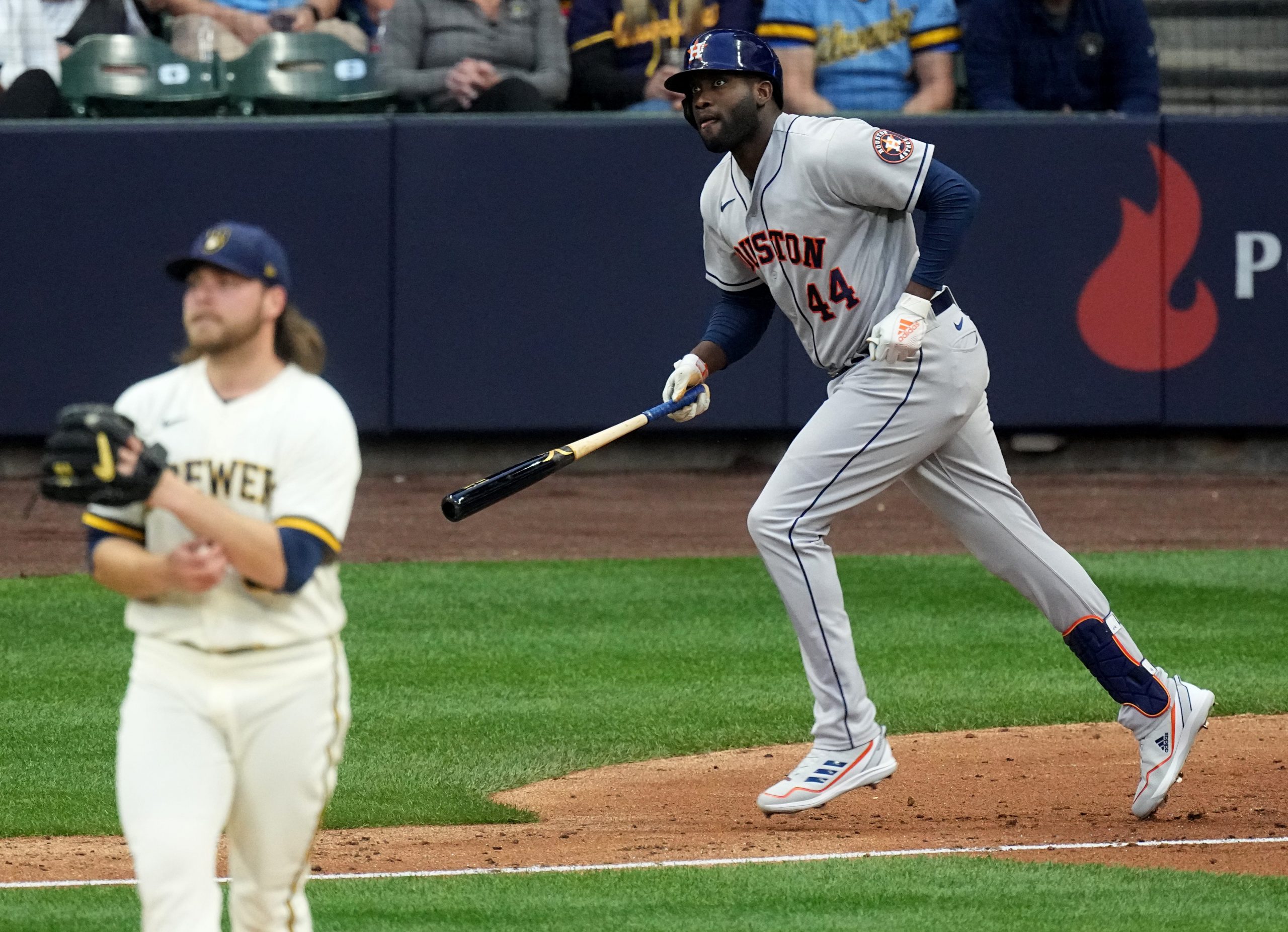 Houston Astros rookie slugger Yordan Álvarez is struggling - Beyond the Box  Score