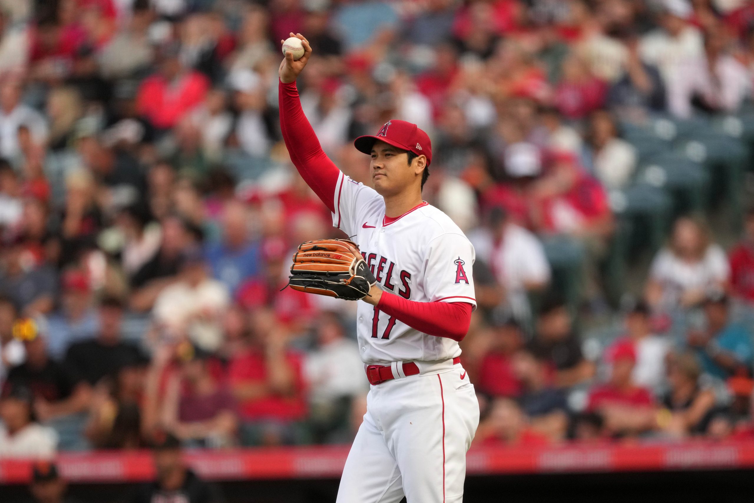 Shohei Ohtani in the Angels team photo : r/baseball